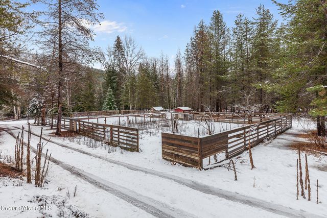 6045 Upper Pack River RD, Sandpoint, ID 83864