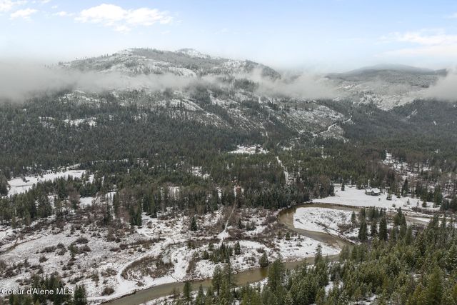 6045 Upper Pack River RD, Sandpoint, ID 83864