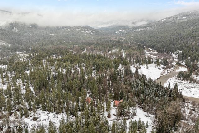 6045 Upper Pack River RD, Sandpoint, ID 83864