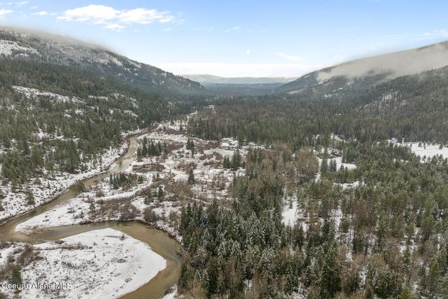 6045 Upper Pack River RD, Sandpoint, ID 83864