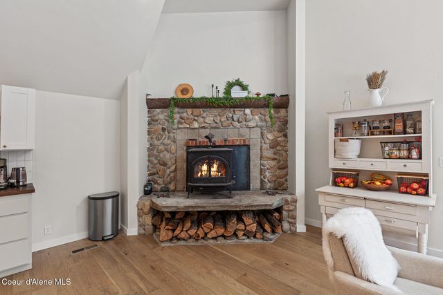 6045 Upper Pack River RD, Sandpoint, ID 83864