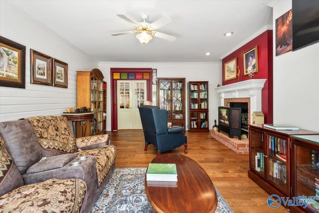 138 Greenbriar Road, Gadsden, AL 35901