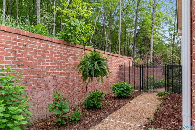 138 Greenbriar Road, Gadsden, AL 35901