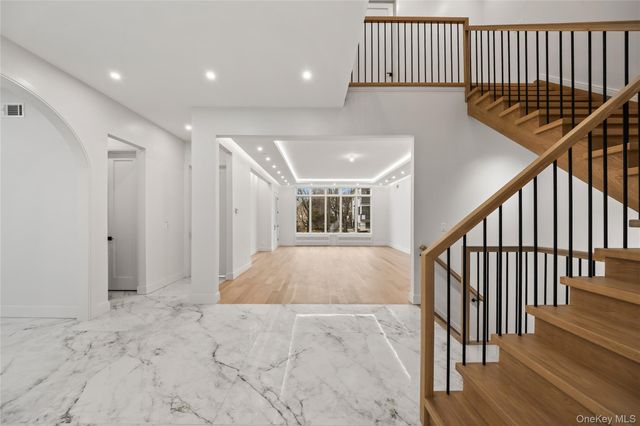 11 Buckman Place 212, Monsey, NY 10952