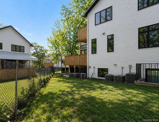 11 Buckman Place 212, Monsey, NY 10952