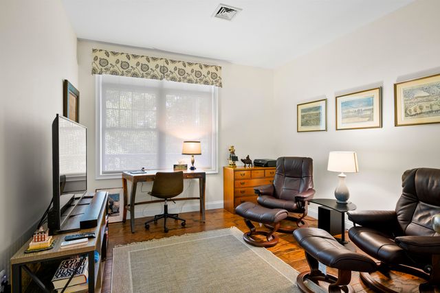 5 Sterling Hill Ln Apt 545, Exeter, NH 03833