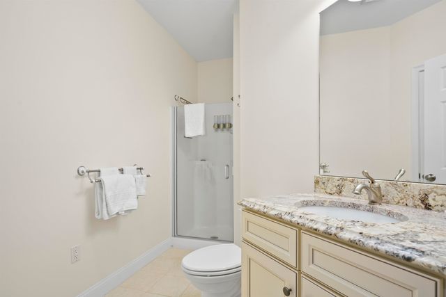 5 Sterling Hill Ln Apt 545, Exeter, NH 03833