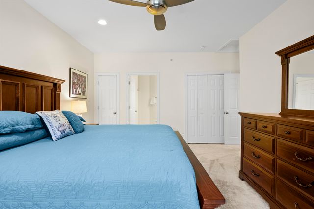 5 Sterling Hill Ln Apt 545, Exeter, NH 03833