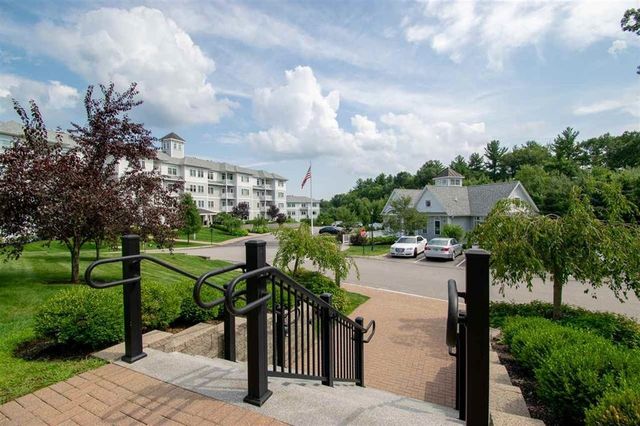 5 Sterling Hill Ln Apt 545, Exeter, NH 03833