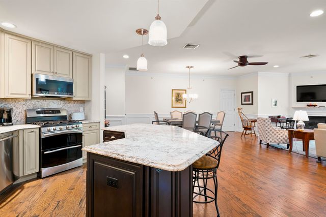 5 Sterling Hill Ln Apt 545, Exeter, NH 03833