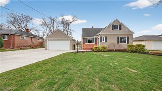 6716 Charles Road, North Olmsted, OH 44070