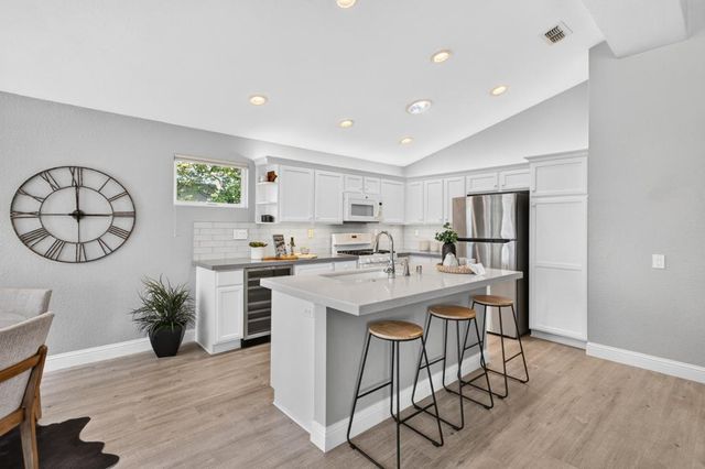 6145 Buckskin Ln, Roseville, CA 95747