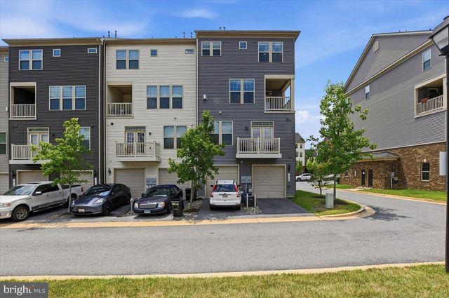 10102 DORSEY LN, Lanham, MD 20706