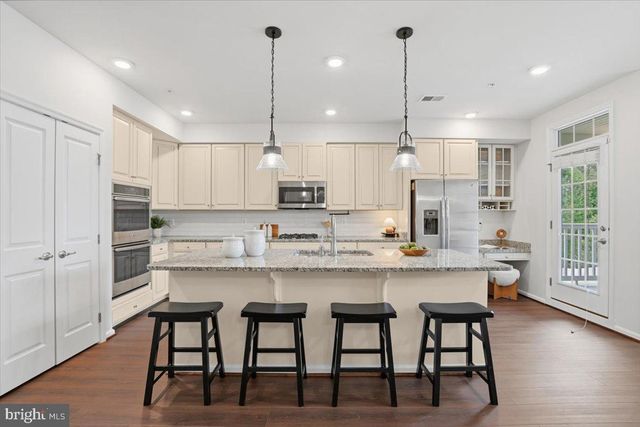 10102 DORSEY LN, Lanham, MD 20706