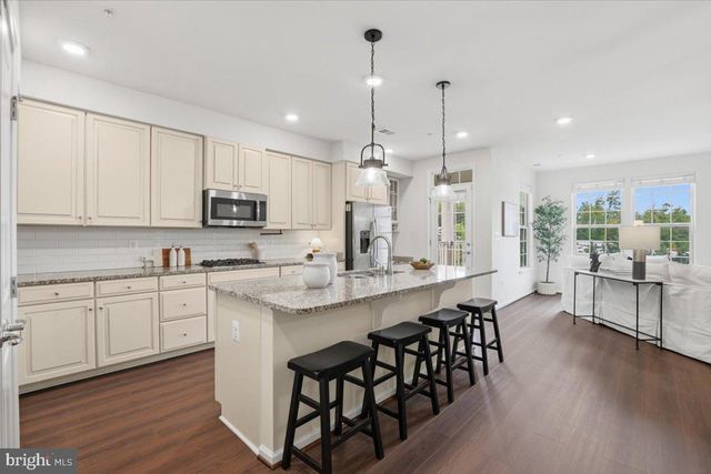 10102 DORSEY LN, Lanham, MD 20706