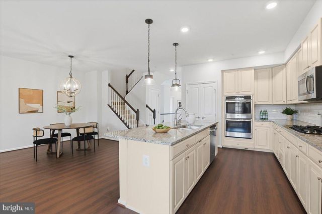 10102 DORSEY LN, Lanham, MD 20706