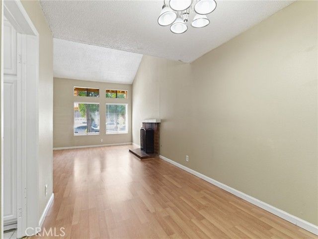 19745 Lull Street, Winnetka (los Angeles), CA 91306