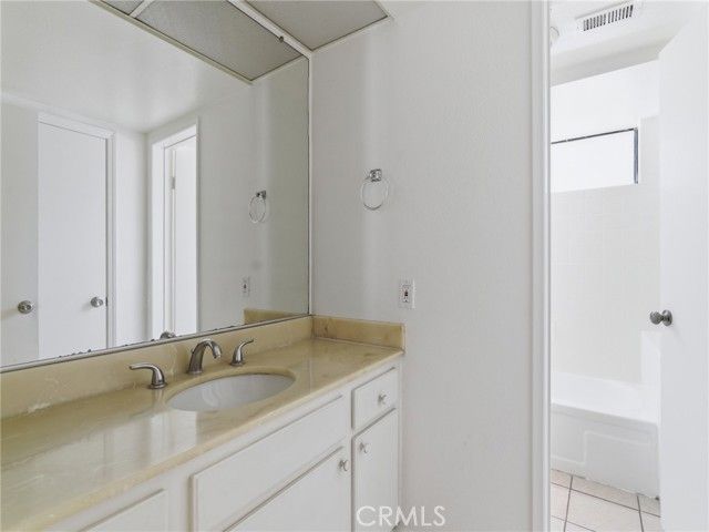 19745 Lull Street, Winnetka (los Angeles), CA 91306