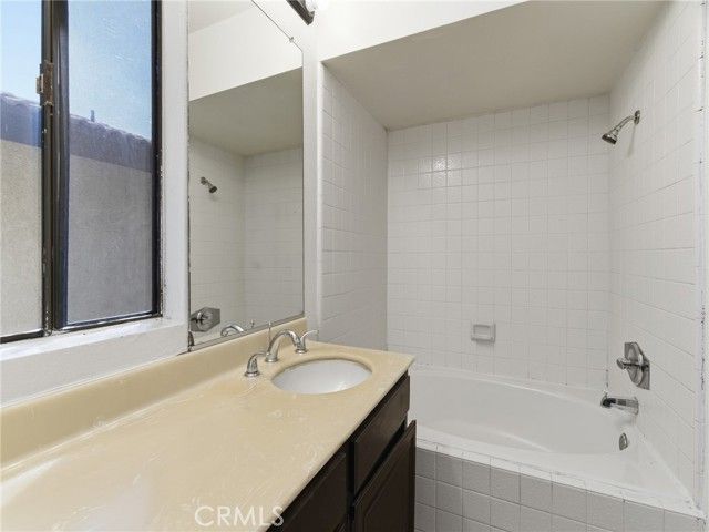 19745 Lull Street, Winnetka (los Angeles), CA 91306