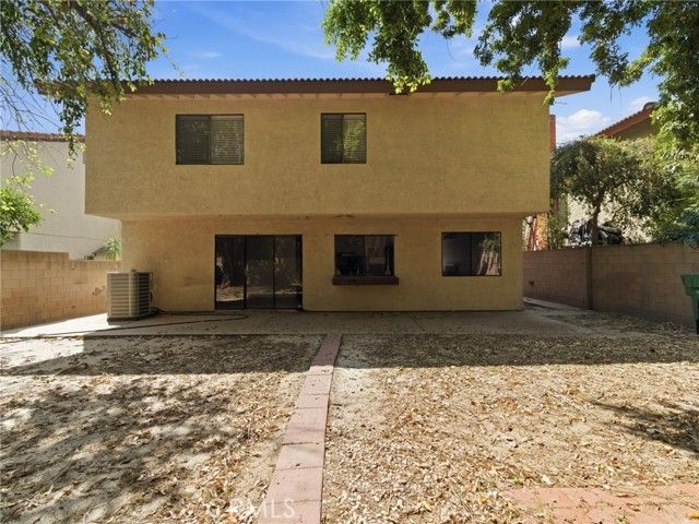 19745 Lull Street, Winnetka (los Angeles), CA 91306