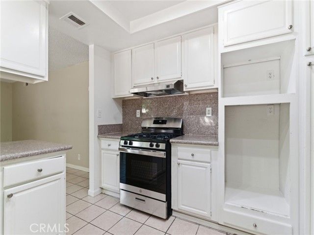 19745 Lull Street, Winnetka (los Angeles), CA 91306