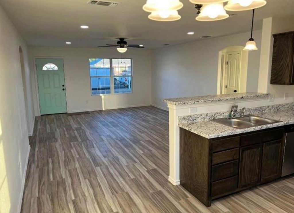 Image 9 of property listing at 1617 Cloud Street, San Angelo, TX 76905