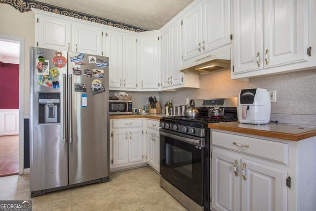 252 Essex Place, Ellenwood, GA 30294