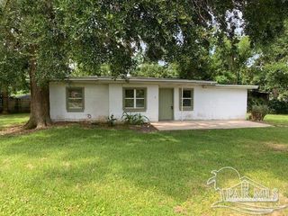 13 Pen Haven Dr, Pensacola, FL 32506