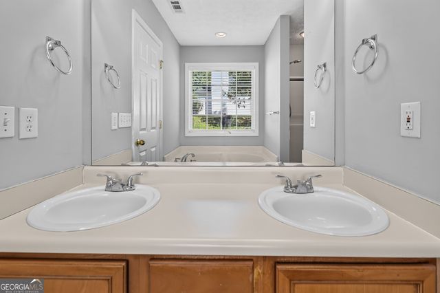180 Shenandoah Drive, Covington, GA 30016