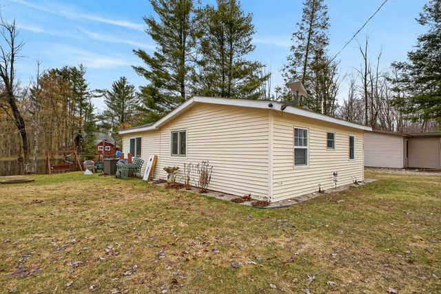 6206 S Dorr Road, Falmouth, MI 49632
