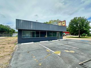 820 Pass Road, Gulfport, MS 39501