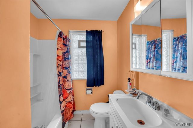 211 Hyde Park Boulevard, Niagara Falls, NY 14303