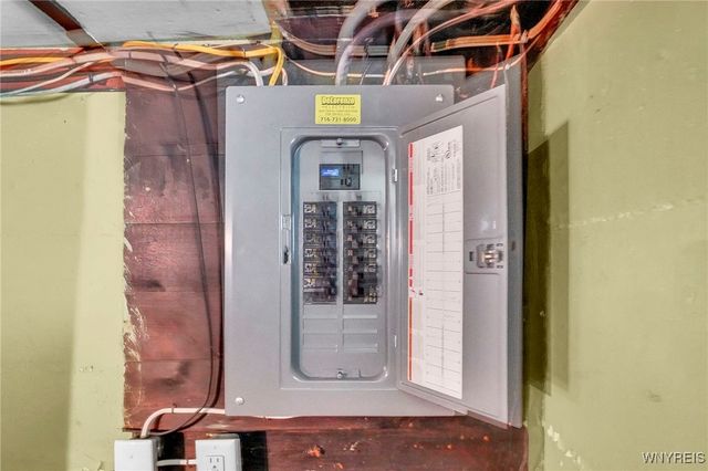 211 Hyde Park Boulevard, Niagara Falls, NY 14303