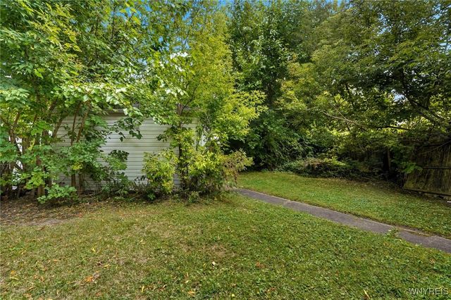 211 Hyde Park Boulevard, Niagara Falls, NY 14303