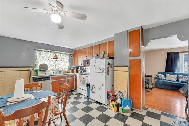 211 Hyde Park Boulevard, Niagara Falls, NY 14303