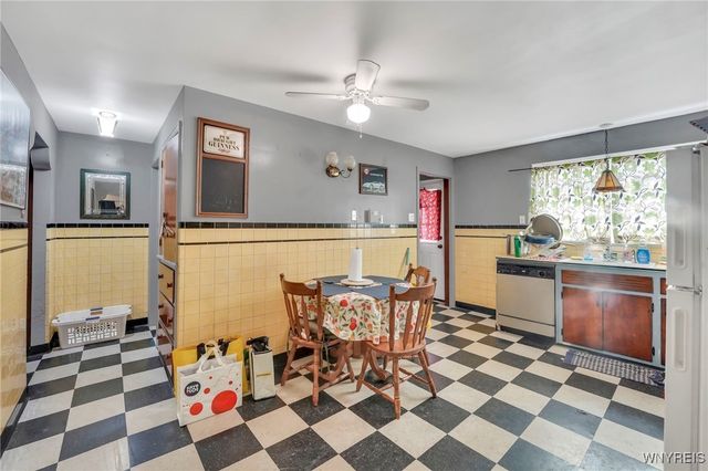 211 Hyde Park Boulevard, Niagara Falls, NY 14303