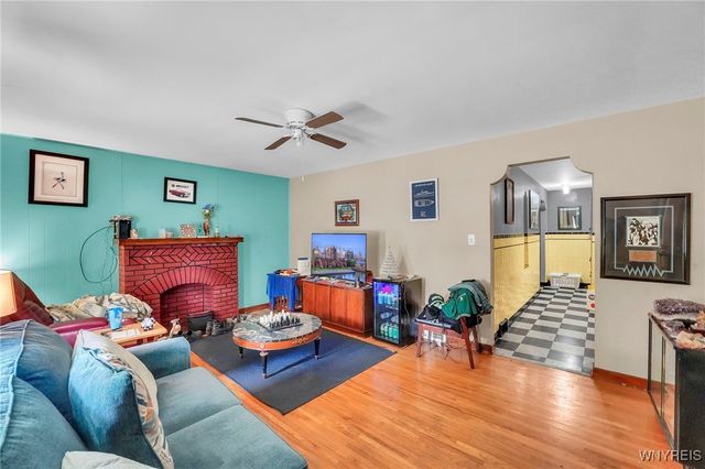 211 Hyde Park Boulevard, Niagara Falls, NY 14303