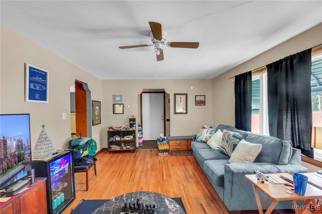 211 Hyde Park Boulevard, Niagara Falls, NY 14303