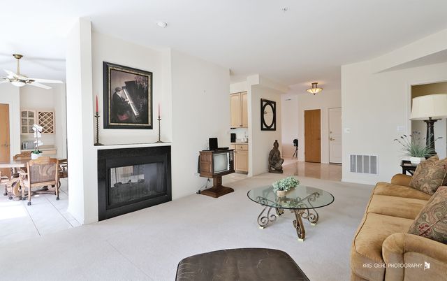 20 Trafalgar Square 304, Lincolnshire, IL 60069