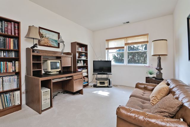 20 Trafalgar Square 304, Lincolnshire, IL 60069