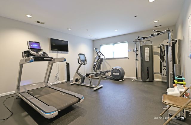 20 Trafalgar Square 304, Lincolnshire, IL 60069