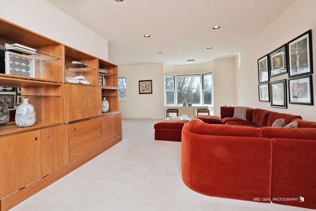 20 Trafalgar Square 304, Lincolnshire, IL 60069