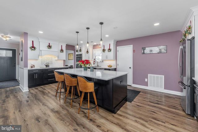 14 HICKORY LN, Swedesboro, NJ 08085