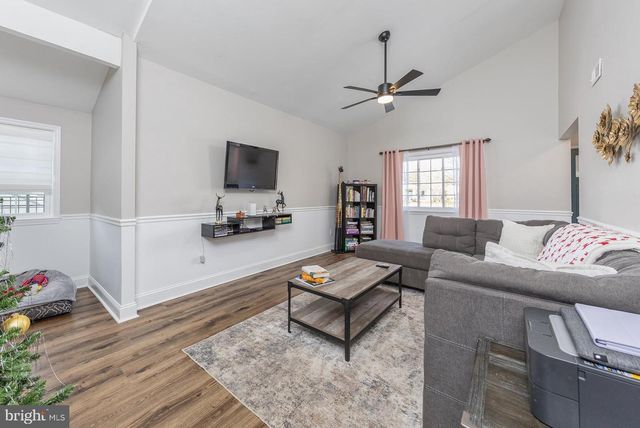 14 HICKORY LN, Swedesboro, NJ 08085