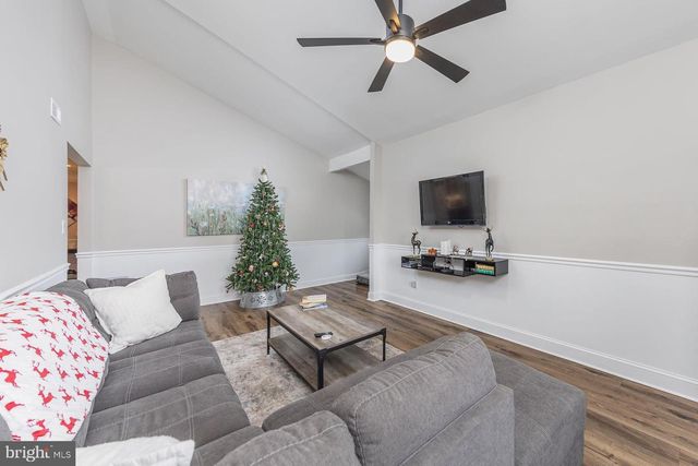 14 HICKORY LN, Swedesboro, NJ 08085