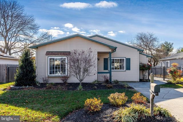 14 HICKORY LN, Swedesboro, NJ 08085