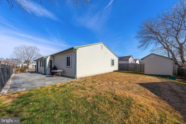 14 HICKORY LN, Swedesboro, NJ 08085