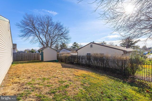 14 HICKORY LN, Swedesboro, NJ 08085