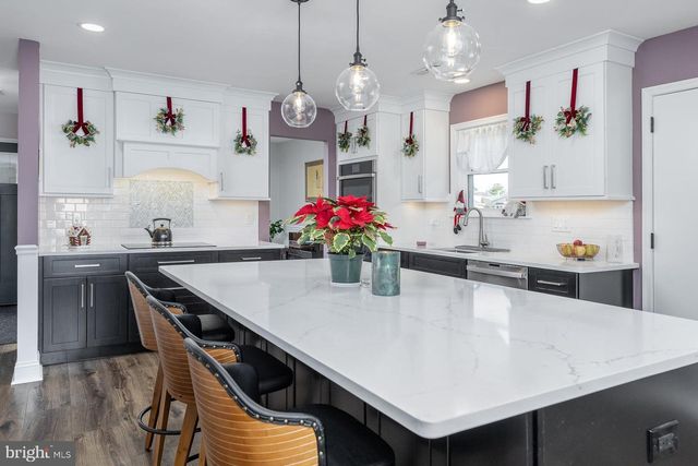 14 HICKORY LN, Swedesboro, NJ 08085