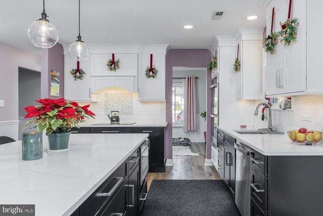 14 HICKORY LN, Swedesboro, NJ 08085